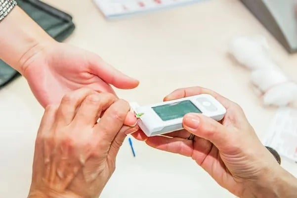 5 مشروبات يجب تناولها في الصباح للوقاية من السكري وضغط الدم