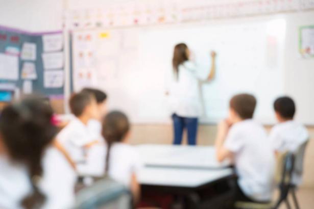 حياة المعلمين؟ أنتم لا تعلمون شيئا.. مربية تتحدث لـ