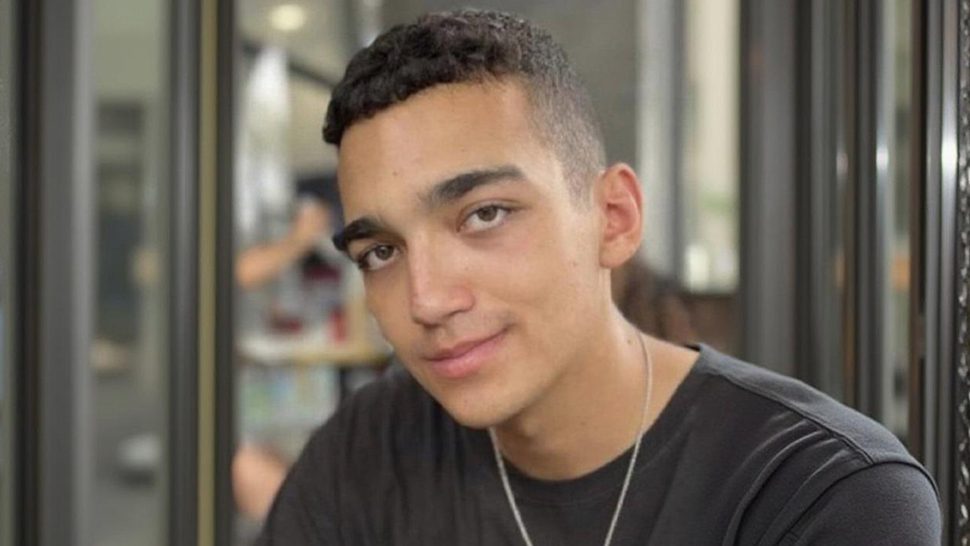 وسائل تواصل