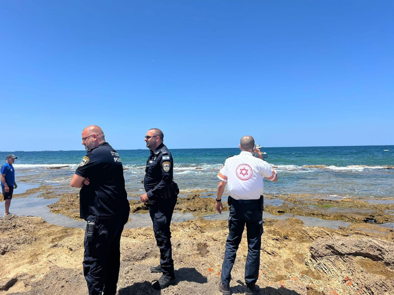 تصوير طاقم الانقاذ  