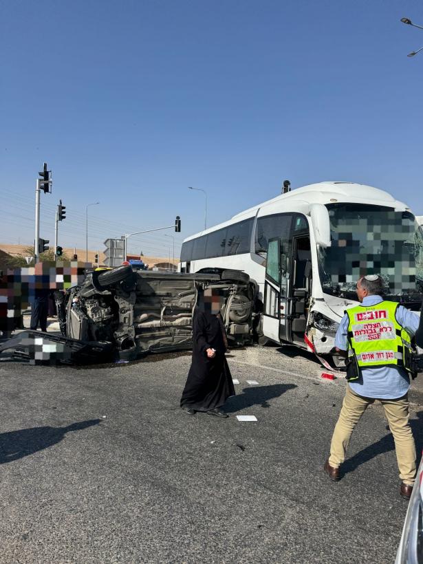 من موقع الحادث - تصوير نجمة داوود الحمراء