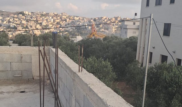 بالقرب من مكان الهدم - بلدية ام الفحم