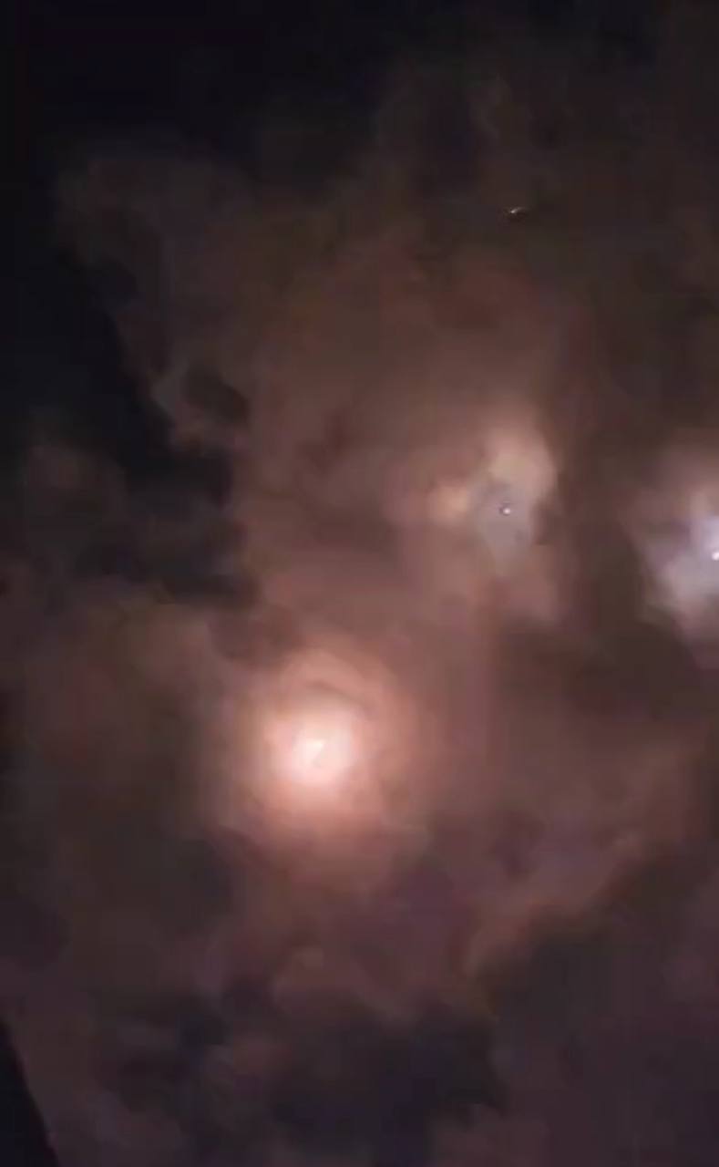 لقطة شاشة من فيديو خلال الهجوم الإيراني - شهود عيان