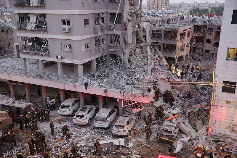 تصوير طاقم الإسعاف والانقاذ