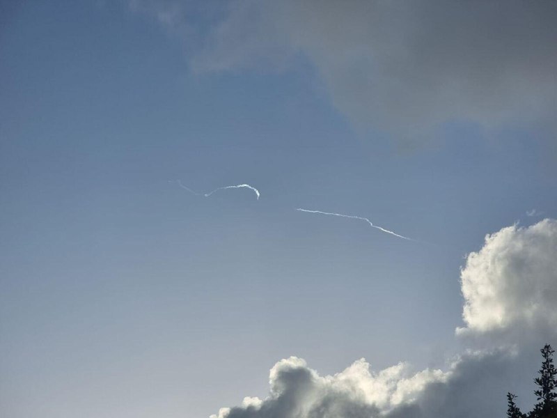 صاروخ يمني على إسرائيل- شهود عيان 