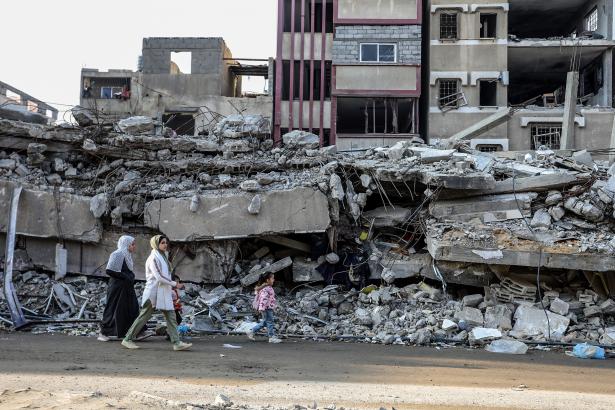 آري شافيط للشمس: هناك تخوف من استغلال الإنجاز ضد إيران للمس بحقوق الفلسطينيين في كل أماكن تواجدهم