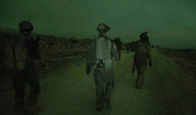 جنود إسرائيليون أثناء توغلهم في جنوب لبنان - تصوير الجيش