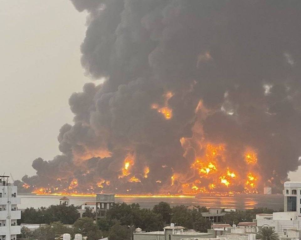 غارات إسرائيلية على اليمن - مواقع التواصل