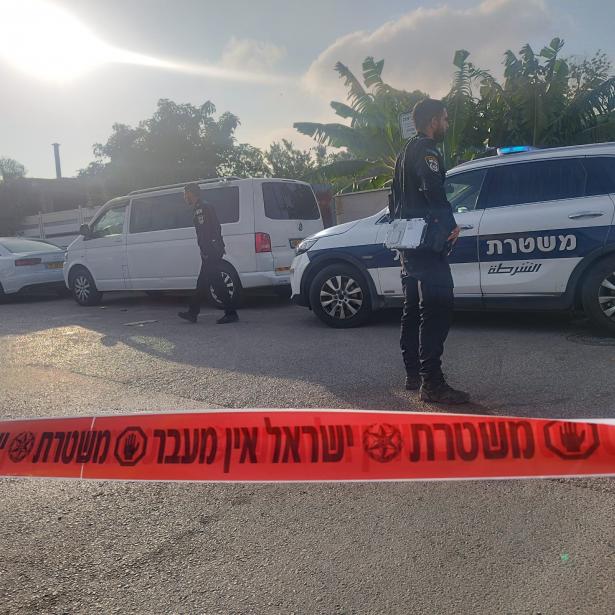 اعتقال 3 أشخاص بشبهة قتل الشاب سليمان أبو غانم رميا بالنار في اللد