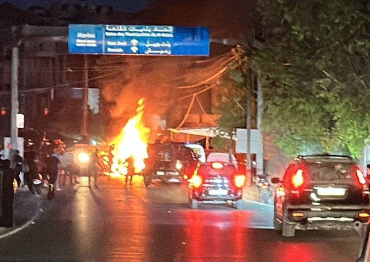 لبنان: ارتقاء شخص إثر استهداف سيارة بطائرة مسيّرة إسرائيلية على طريق حاريص – حداثا