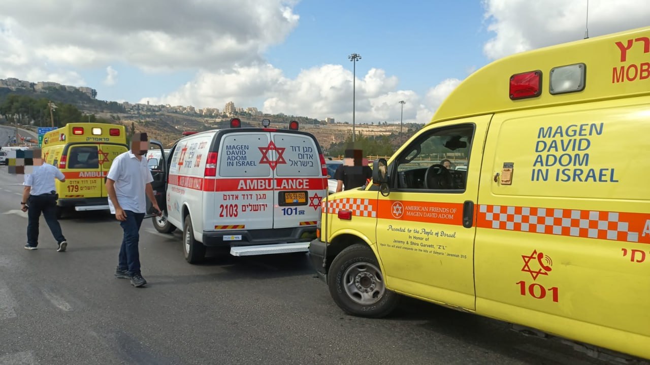 تصوير نجمة داوود الحمراء