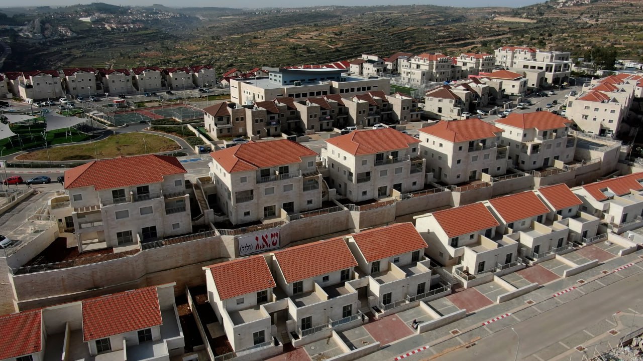 حواجز إسرائيلية تشدد الخناق على الضفة مع تصاعد الاعتداءات على الفلسطينيين