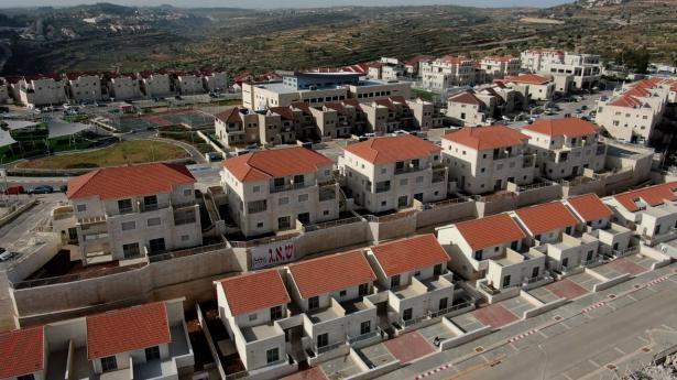 حواجز إسرائيلية تشدد الخناق على الضفة مع تصاعد الاعتداءات على الفلسطينيين