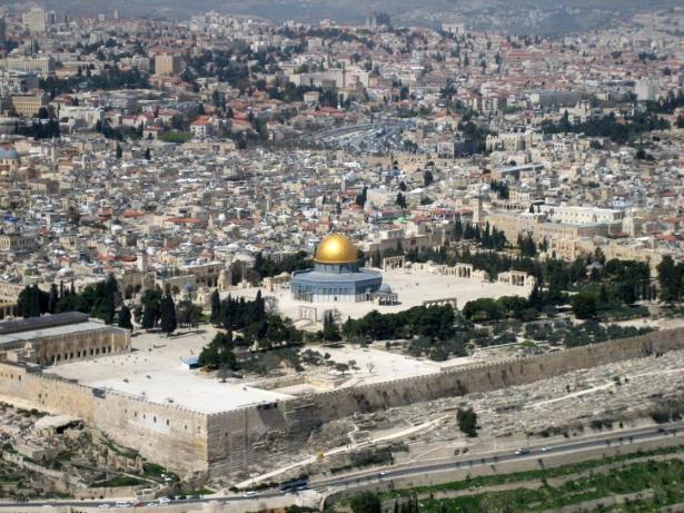 كيف تحوّلت تسوية الأراضي إلى أداة إسرائيلية لدعم الاستيطان في القدس الشرقية؟