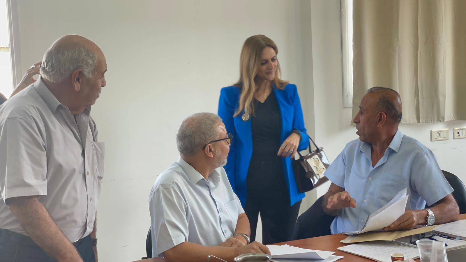 الناشطة السياسية نيفين ابو رحمون