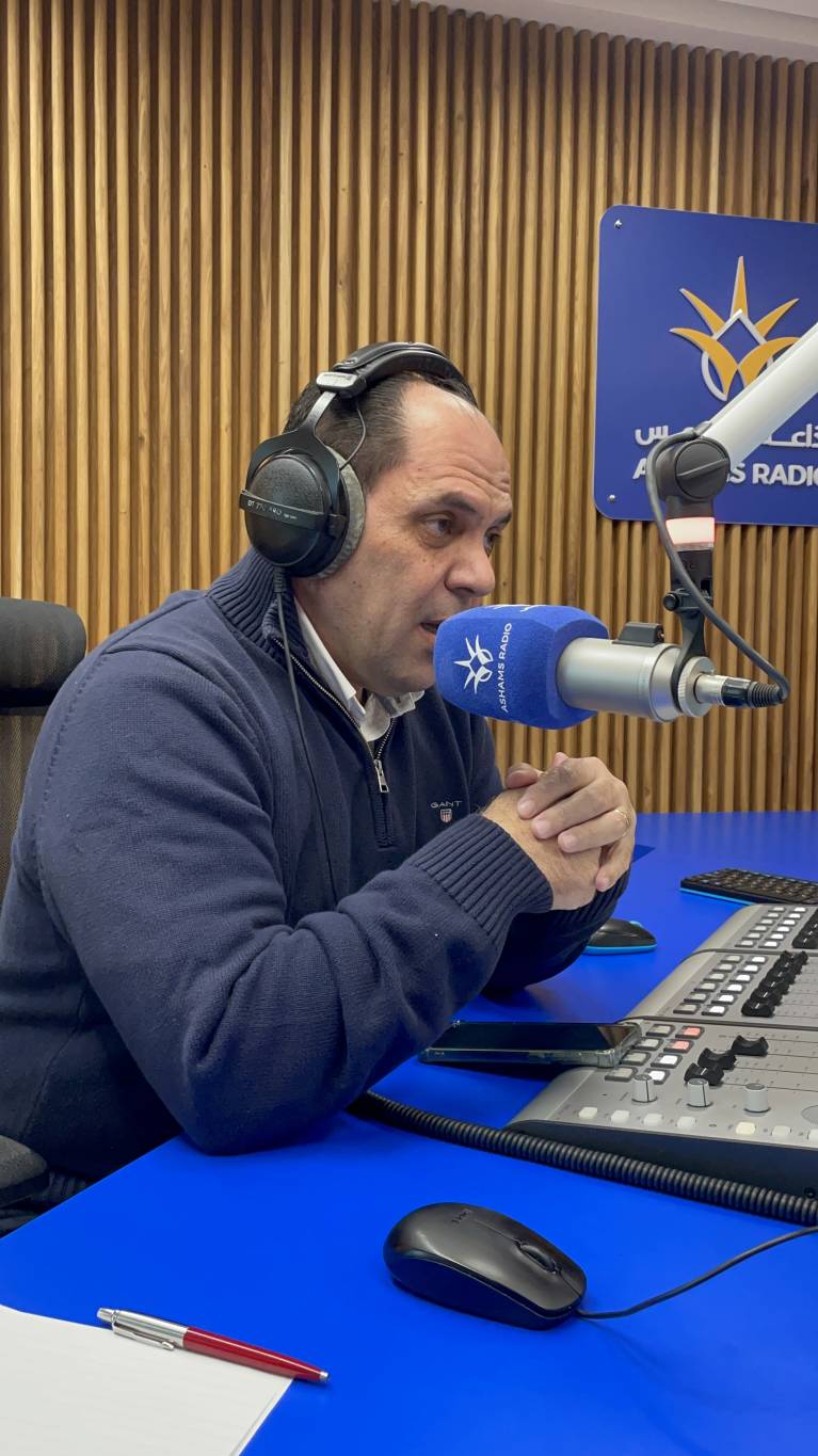 إذاعة الشمس تضيء بمبادئها في زمن معتم.. تكريم جاكي خوري يعيد النقاش حول حرية الصحافة