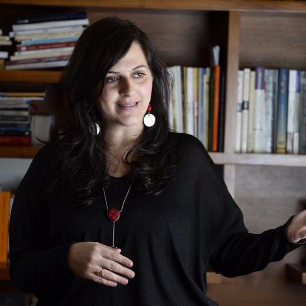 نيفين ابو رحمون  