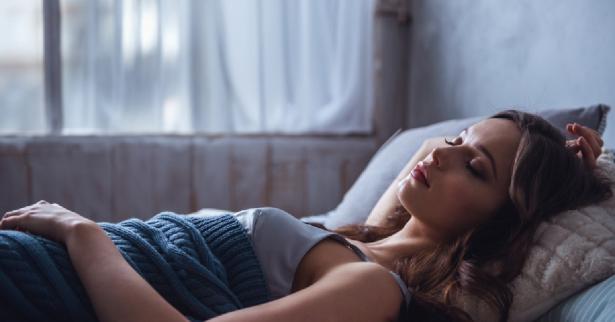 سرير البطاطس.. صيحة نوم جديدة تجتاح السوشيال ميديا