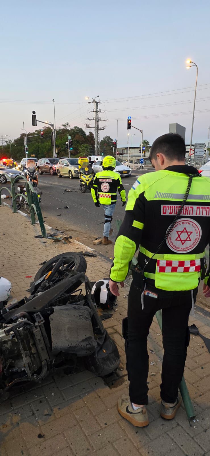 صور من مكان الحادث - تصوير نجمة داوود الحمراء
