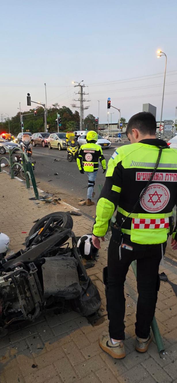 صور من مكان الحادث - تصوير نجمة داوود الحمراء
