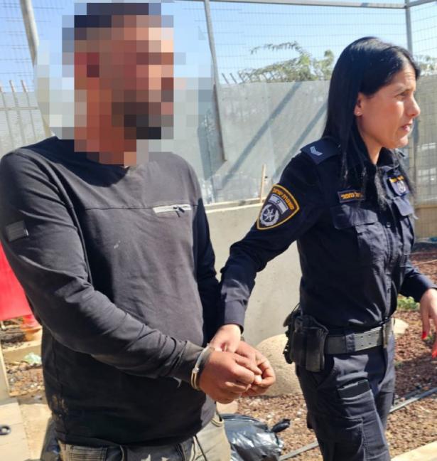 اعتقال الفنان الشعبي معين الأعسم من النقب بتهمة 