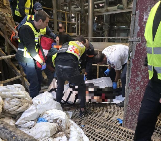 من مكان حادث العمل- تصوير نجمة داوود الحمراء