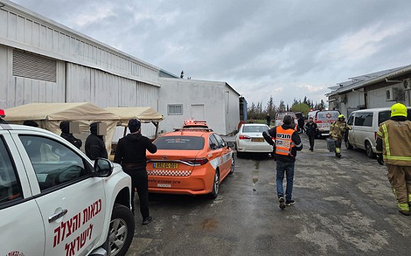 من مكان الحادث، اليوم (تصوير طاقم الإنقاذ)
