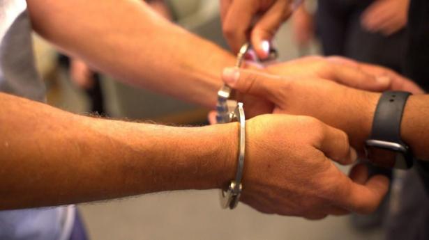 توضيحية-تصوير الشرطة 