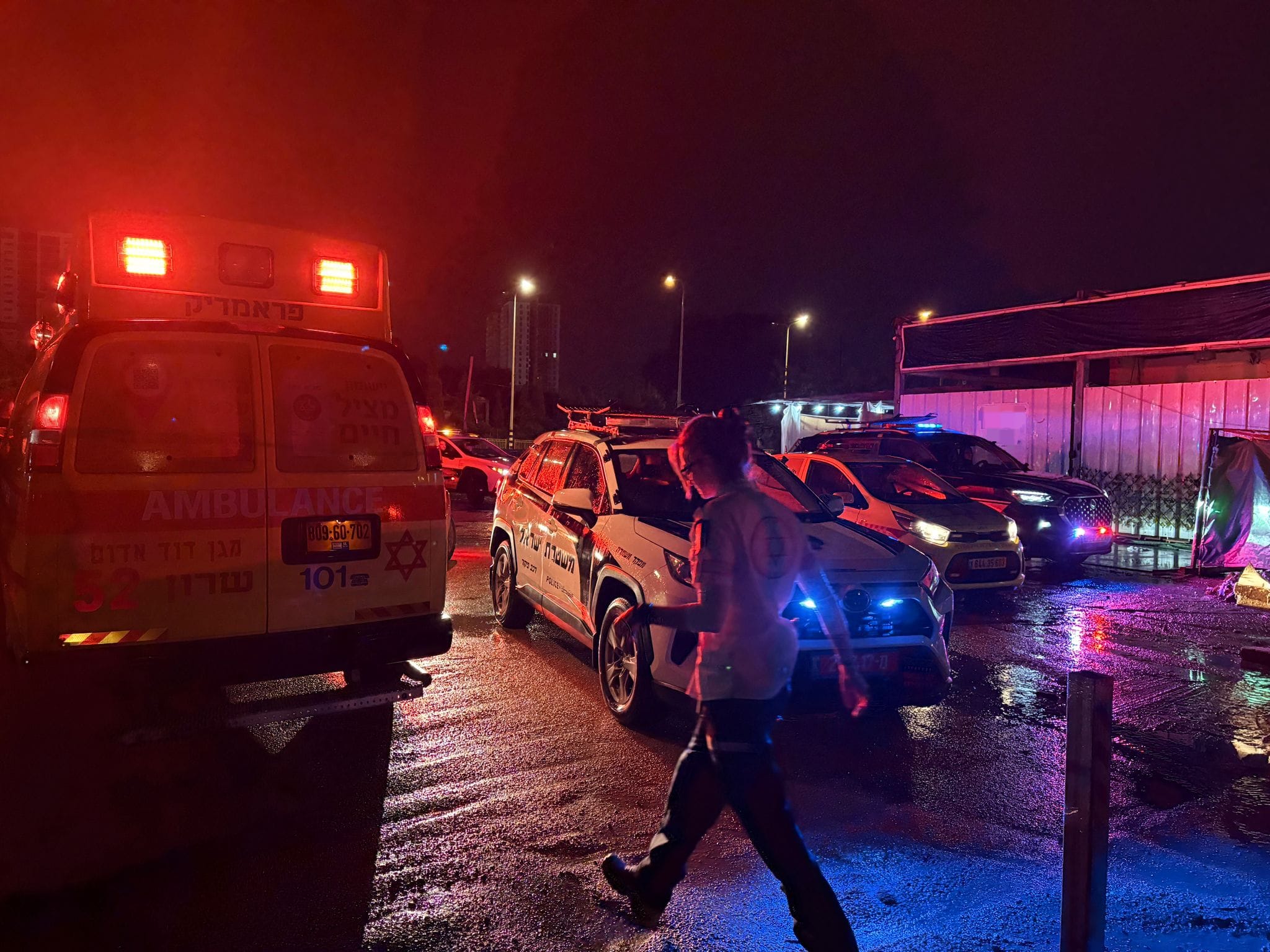 صور من مكان الجريمة - تصوير نجمة داوود الحمراء
