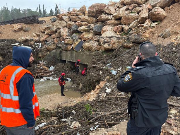 عمليات البحث-تصوير الشرطة 