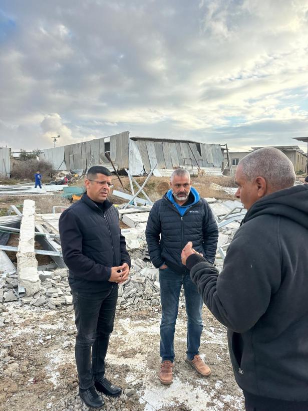 النائب الهواشلة خلال زيارة النقب-الموحدة 