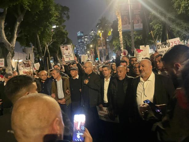 نحو تأسيس نقابات مهنية عربية