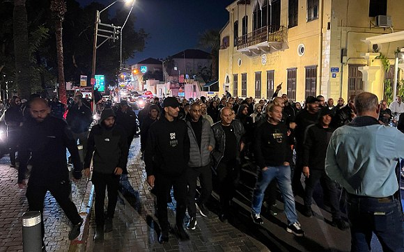 دير حنا وعرابة تنضمان لسخنين: مظاهرات وإضراب شامل ورسائل مباشرة للحكومة والشرطة