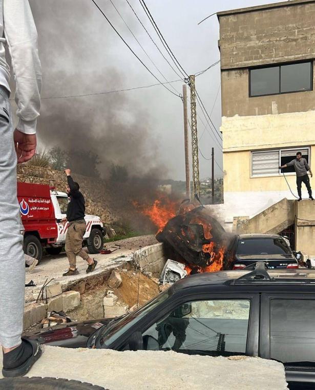 السيارة المستهدفة جنوب لبنان - شهود عيان 