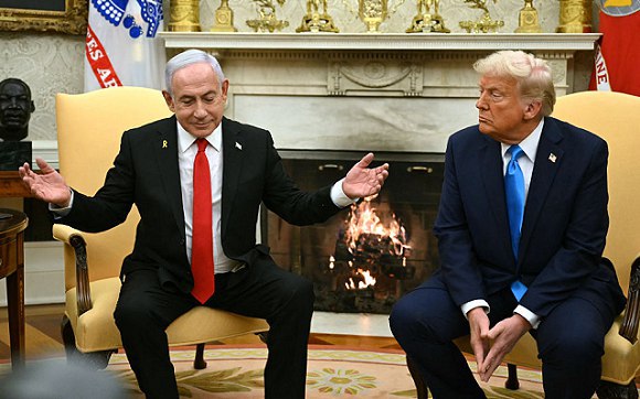 توضيحية- ترامب ونتنياهو 