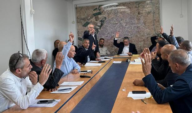 الاجتماع في رهط-إعلام البلدية 