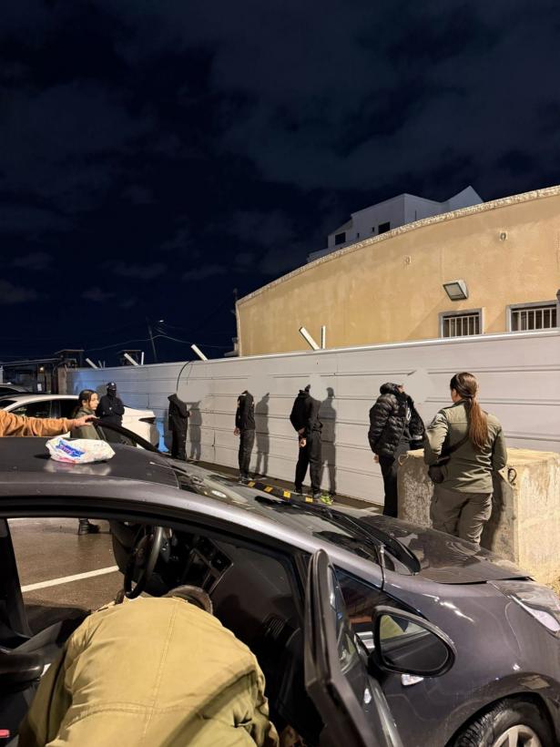 الاعتقالات في الطيبة - تصوير الشرطة 