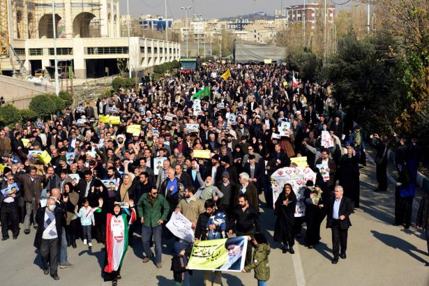 من المظاهرات في ايران - shutterstock

