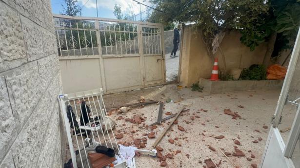 من القدس تصوير السكان اثر سقوط الصاروخ من ايارن
