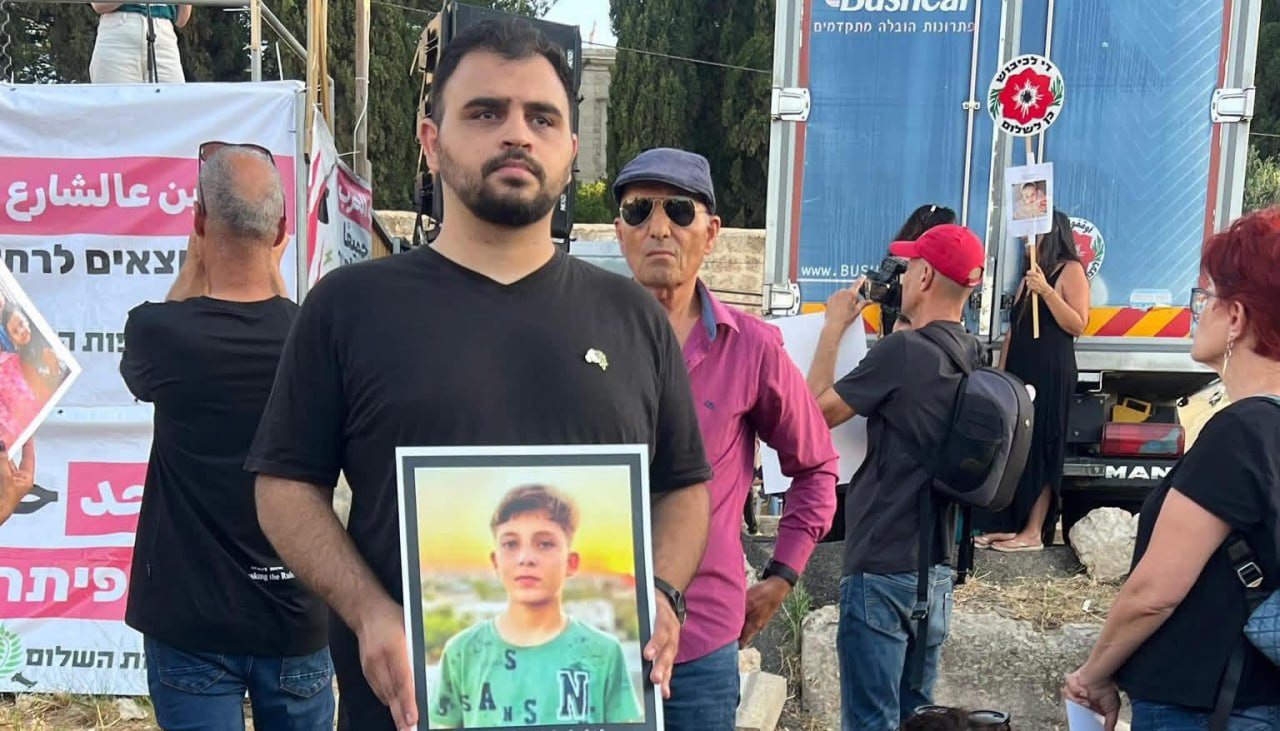 إطلاق سراح الفنان مجد أسدي بعد اعتقاله بشبهة 