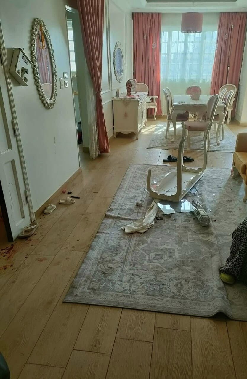 قضية هزت الرأي العام المصري.. أم تصرخ وتستغيث بسبب التعدي عليها من ملثم.. فما القصة ؟