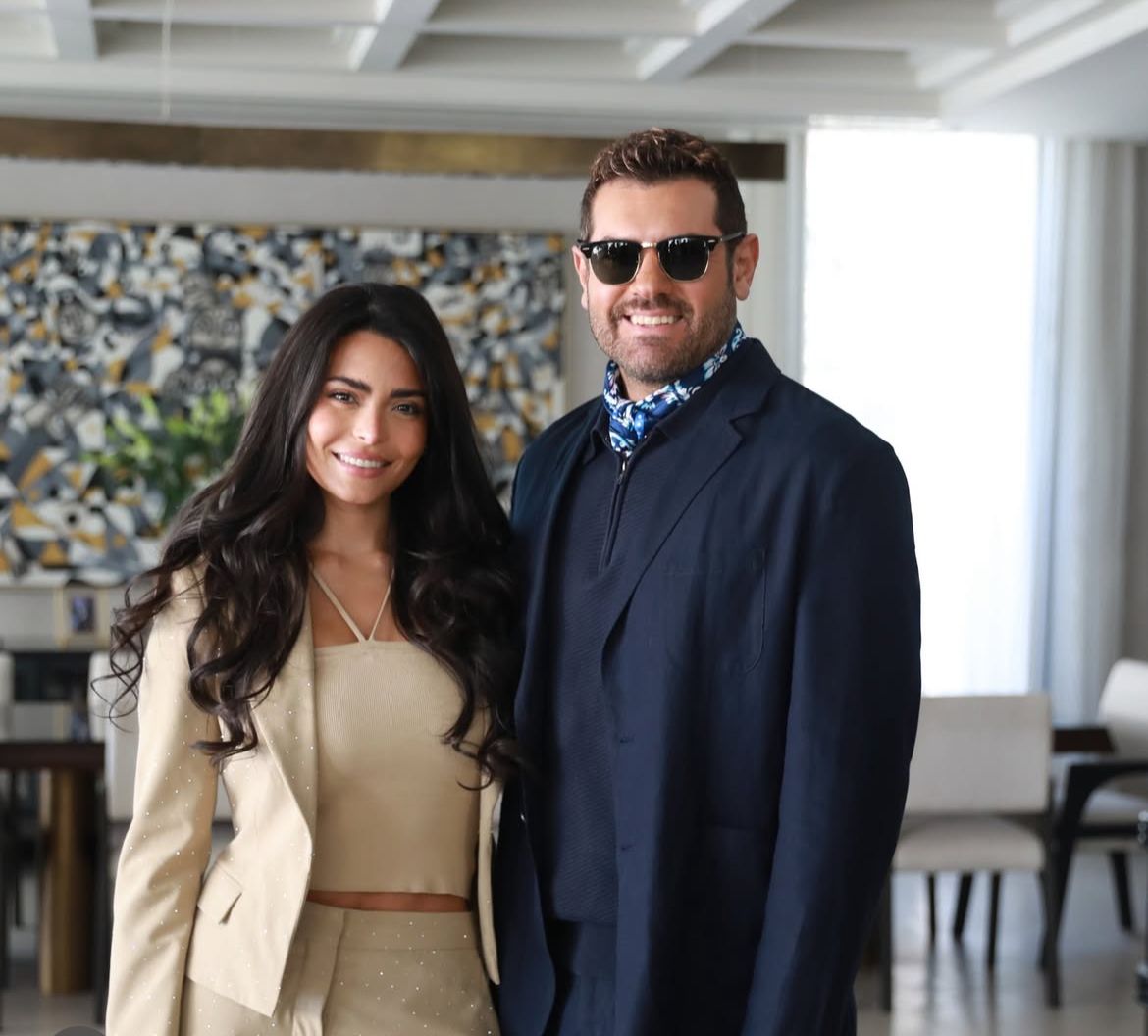 أسماء جلال في مرمى الهجوم.. الجرأة والألفاظ تغضب الجماهير ومشهد يورط الفيلم مع مصر للطيران