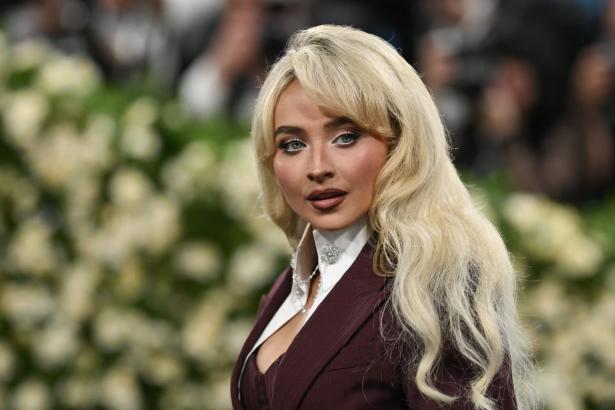 إهانة للثقافة العربية؟ سابرينا كاربنتر تشعل الغضب في حفلها