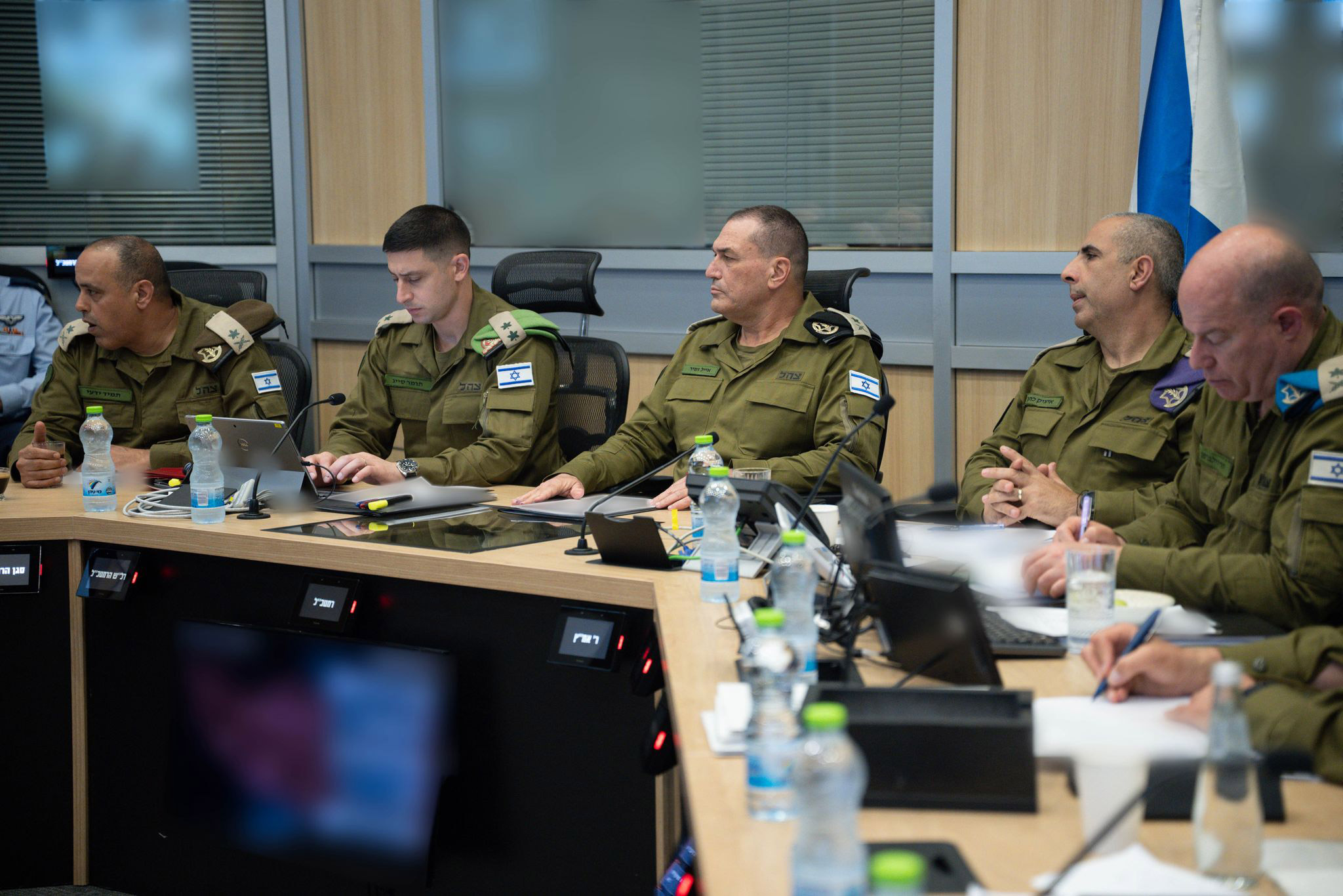 زامير خلال الاجتماع-تصوير الجيش 