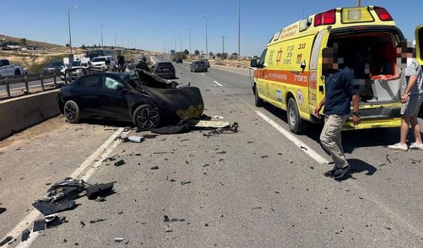 من مكان الحادث - تصوير نجمة داوود الحمراء
