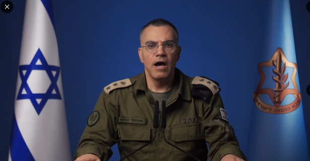 أفخاي أدرعي يهاجم مايا خليفة ويتهمها بدعم حزب الله بعد فيديو مؤثر