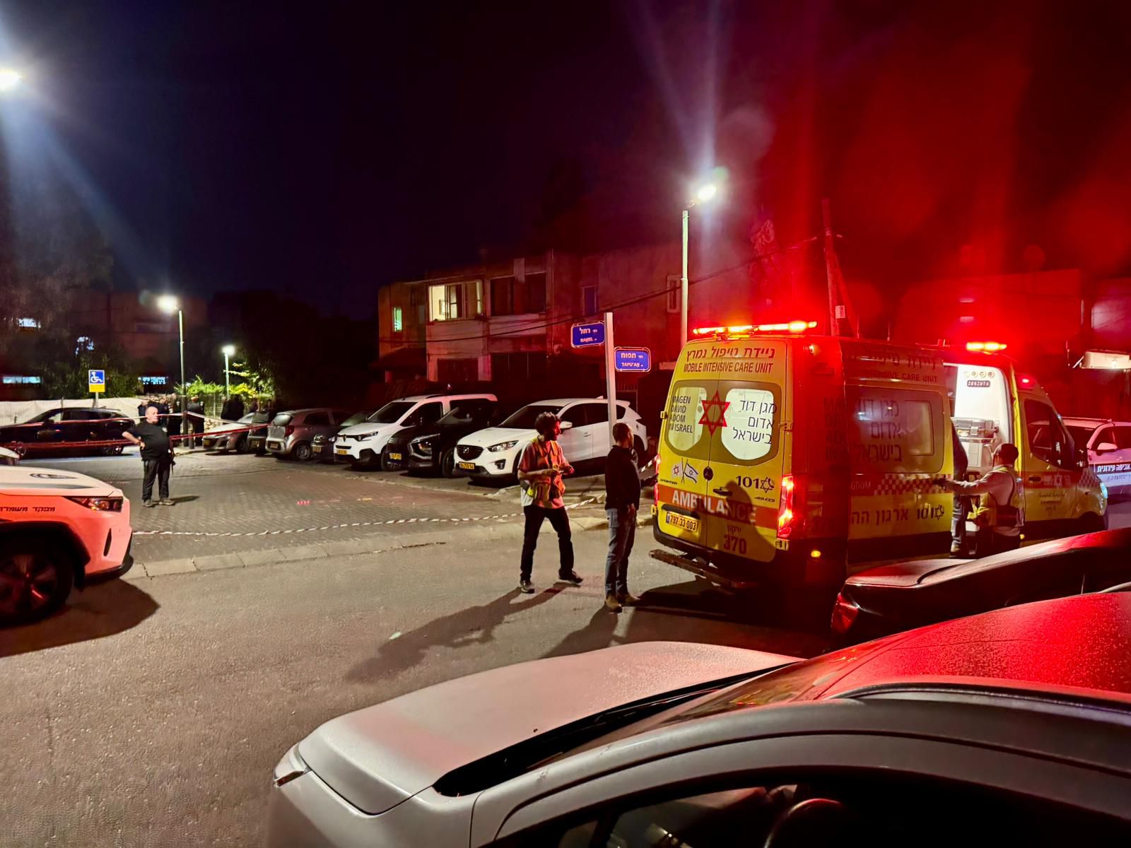 تصوير نجمة داوود الحمراء
