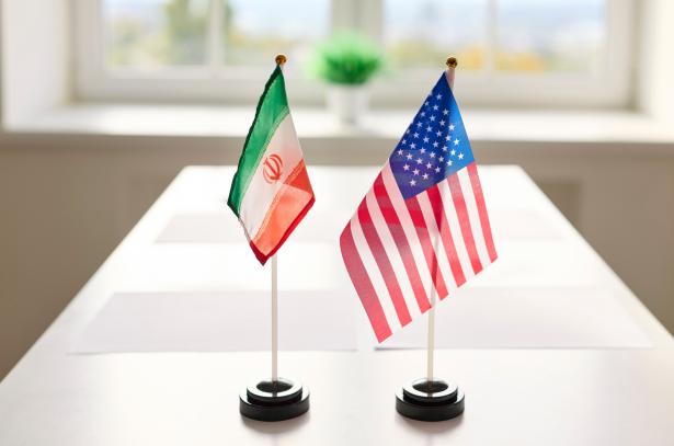 ترامب يبكي في الزاوية أمام المرشد الإيراني الجديد