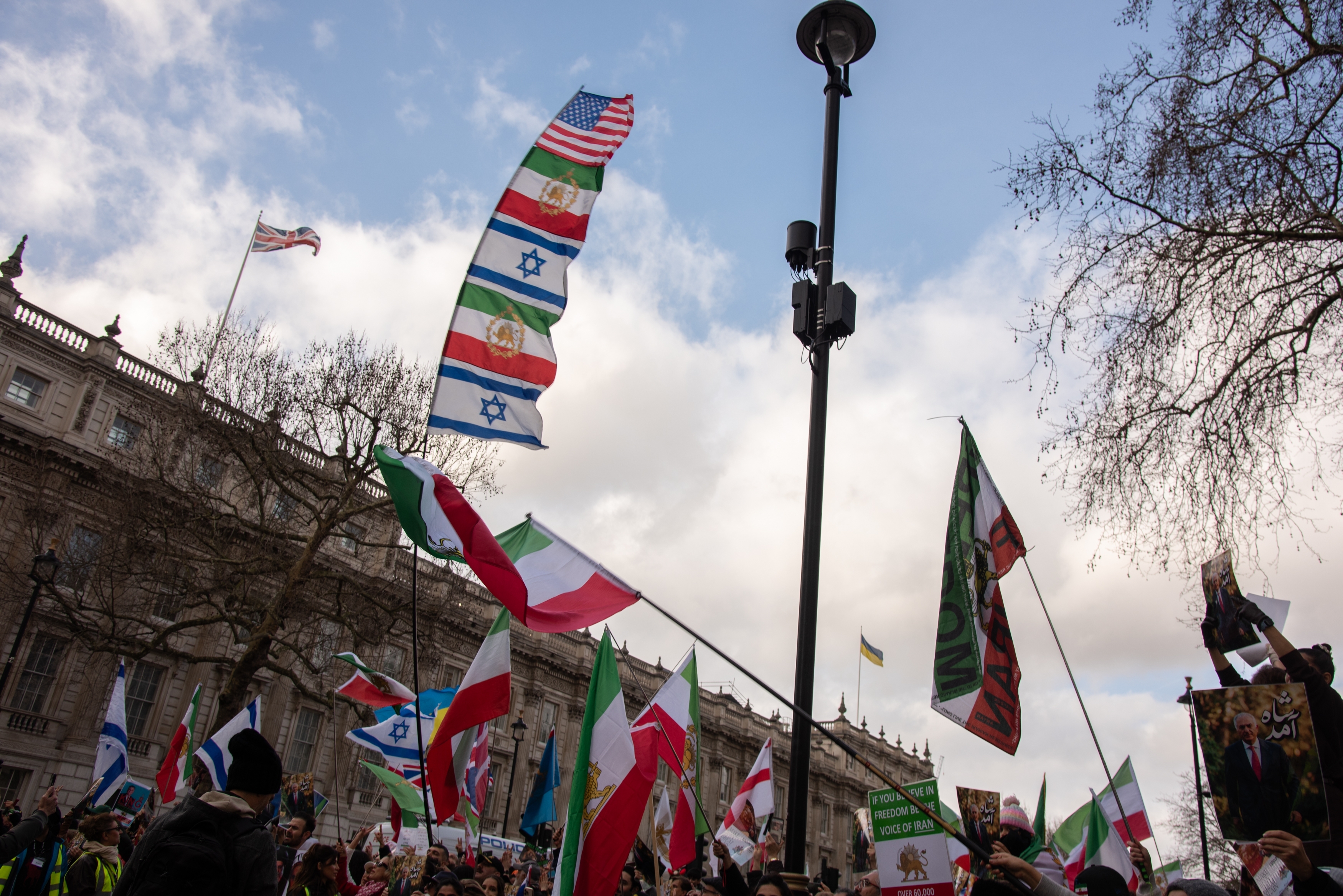 الأخطر في تاريخ العمليات الخاصة!.. خطة أميركية مُعقدة للسيطرة على “الغبار النووي” الإيراني