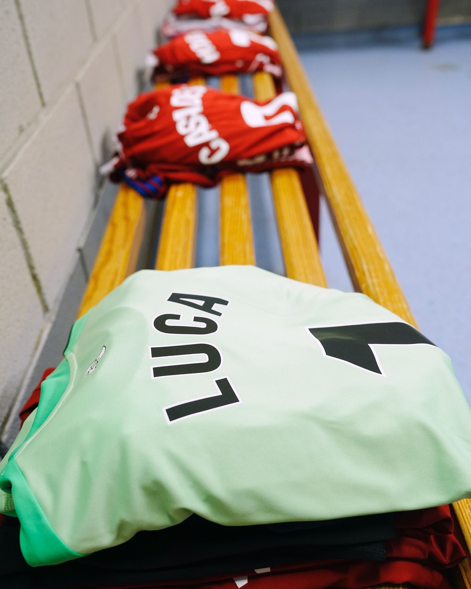 الصورة من الحساب الرسمي لنادي غرناطة - @GranadaCF